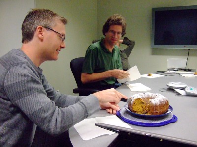 Kernel_team_meetings/cake_071001.jpg